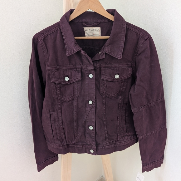NWT We The Free Button Down Cropped Denim Jacket In Burgundy - XL - Picture 3 of 8